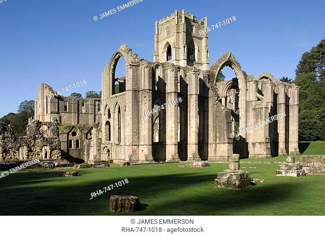 Fountains Abbey, UNESCO World Heritage Site, near Ripon, North Yorkshire, England, United Kingdom, Europe