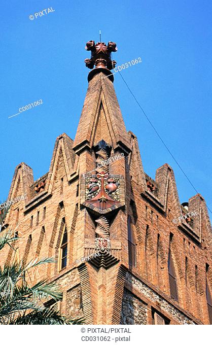 Decoration on the corner of the 'Col.legi de les Teresianes', religious school (Gaudí, 1888-1890). Barcelona. Spain