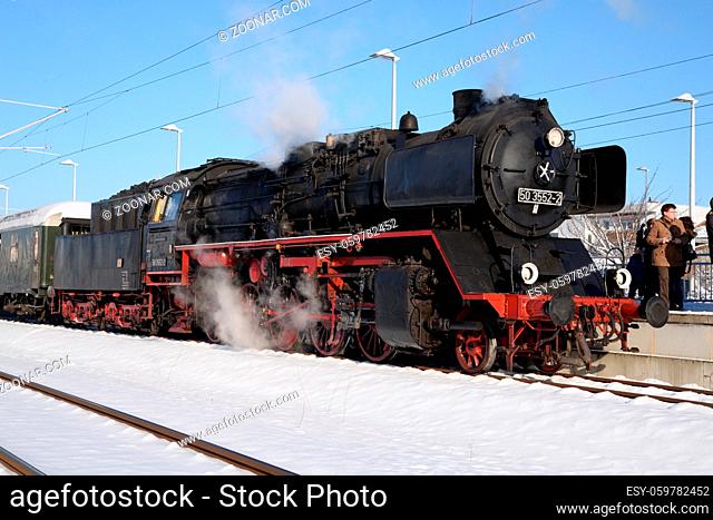 Dampflok , Winter, lok, dampflokomotive, lokomotive, eisenbahn, bahn, alt, 50 3552-2, 50, 50 3552. 3552, baureihe 50, schnee, nostalgie, sonderzug