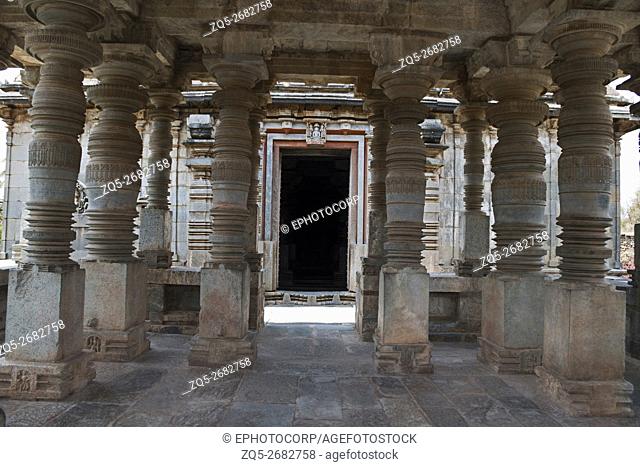 Navaranga mandapa of Parshvanatha Basadi, Basadi Halli jain temple complex, Karnataka, India