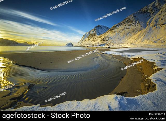 Bay with sandy beach in winter, coastal landscape, Haukland Beach, Lofoten, Norway, Europe