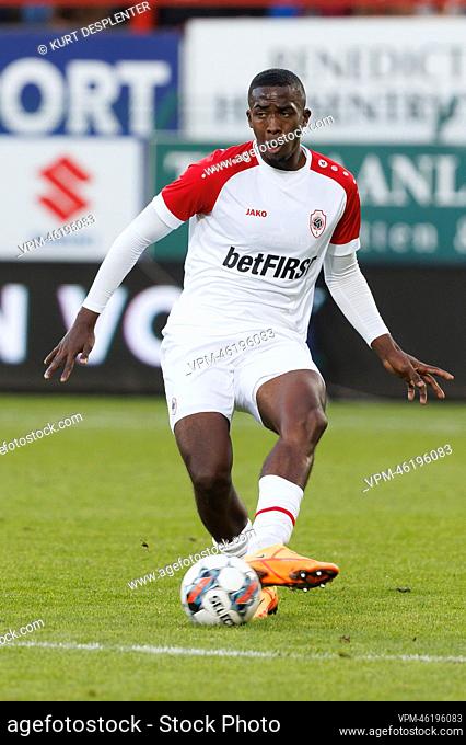 Antwerp's William Pacho Tenorio pictured in action during a soccer match between KV Kortrijk and Royal Antwerp FC, Sunday 02 October 2022 in Kortrijk