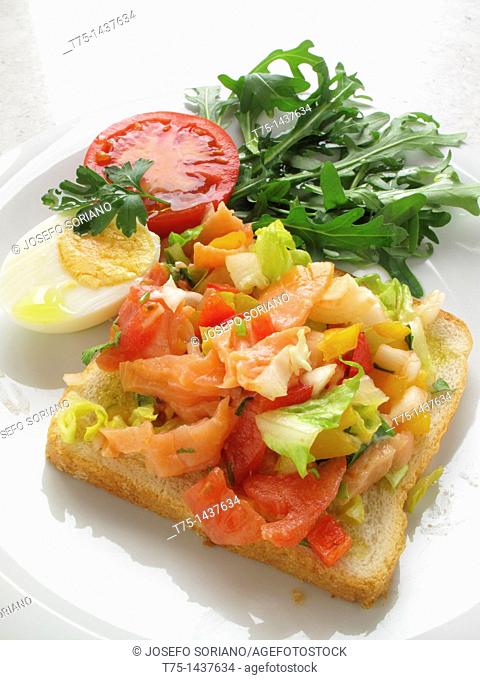 salmon sandwich with vegetable
