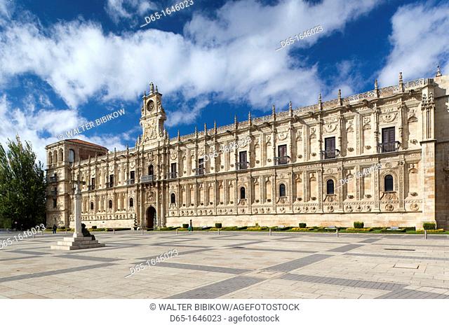 Spain, Castilla y Leon Region, Leon Province, Leon, Convento de San Marcos, former convent and now a parador hotel