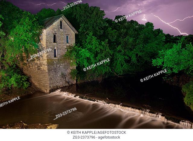 Light Painting and Night photography of Cedar Point Mill ruins in Kansas