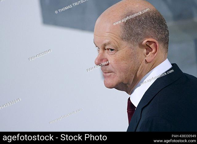 Olaf Scholz (SPD), Federal Chancellor, taken at a photo session with the relatives of Bundeswehr soldiers and police officers on deployment abroad