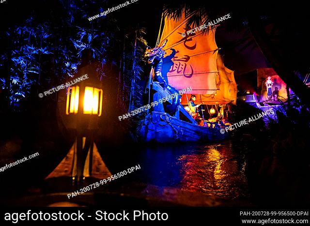28 July 2020, Baden-Wuerttemberg, Rust: Animated puppets (animatronics) are placed on a ship in the scenery of the attraction ""Pirates in Batavia"" on the...