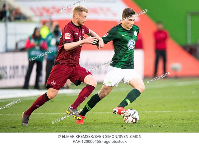 Sebastian KERK (left, N) versus Elvis REXHBECAJ (WOB), action, duels, football 1st Bundesliga, 32.matchday, VfL Wolfsburg (WOB) - 1