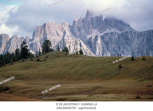 View of the Croda da Lago (2715 m), Dolomites (UNESCO World Heritage List, 2009), Veneto, Italy