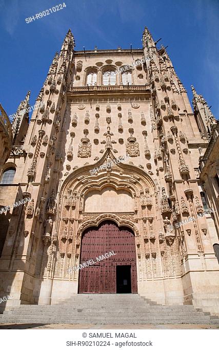 Salamanca's Old Cathedral was built in the 12th-13th centuries in a combination of Gothic and Romanesque styles. It is dedicated to Santa Maria de la Sede