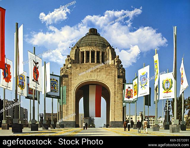 This art-deco monument dedicated to the Mexican Revolution, is in the Plaza de la República, where the Museo Nacional de la Revolución is also located