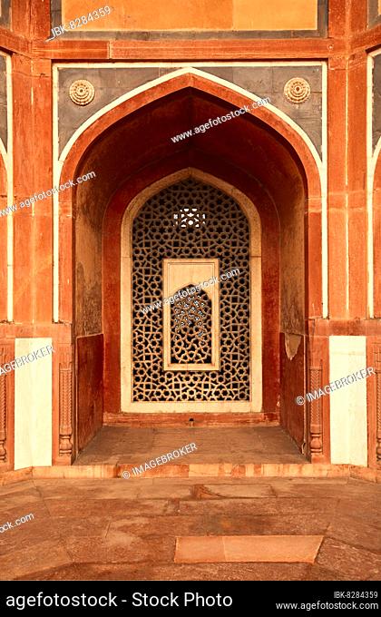 Arch with carved marble window Mughal style Humayun's tomb, Delhi