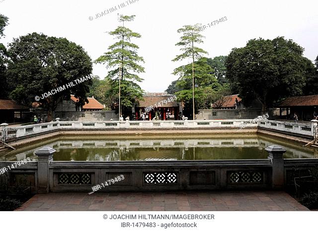 Thien Quang Tinh basin, Temple of Literature, Van Mieu, Hanoi, North Vietnam, Vietnam, Southeast Asia, Asia