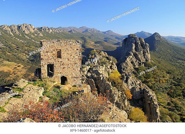 Cabañas castle. Cabañas del Castillo. Villuercas. Cáceres province. Extremadura. Spain