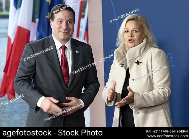 17 November 2022, Hessen, Eltville: Federal Minister of the Interior Nancy Faeser (SPD) welcomes her Canadian counterpart Marco Mendicino