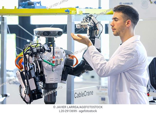 Robot with two arms for flexible robotics. Humanoid robot for automotive assembly tasks in collaboration with people, Industry, Tecnalia Research & innovation