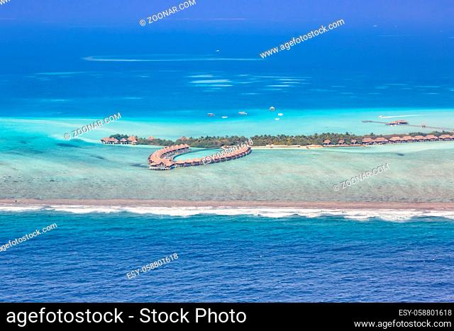 Malediven Insel Urlaub Paradies Meer Textfreiraum Copyspace Emboodhu Finolhu island Resort Luftbild Tourismus