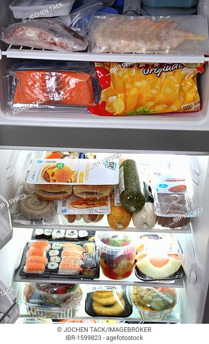 Various pre-packed meals in a refrigerator