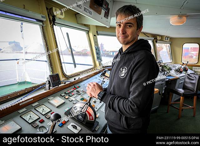 PRODUCTION - 18 November 2023, Bremen: Thomas Le Coz, captain of the Captain Paul Watson Foundation's campaign ship John Paul DeJoria