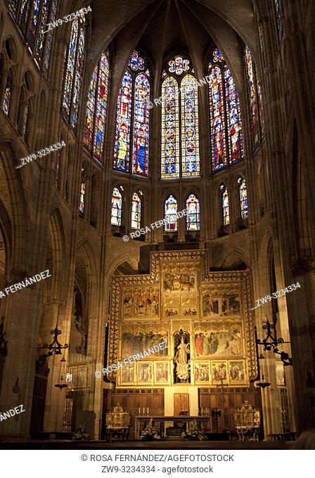 Main altar, altarpiece and famous stained glass windows, Cathedral of Santa María de Regla, city of León, province of León, Castilla y León Region, Spain