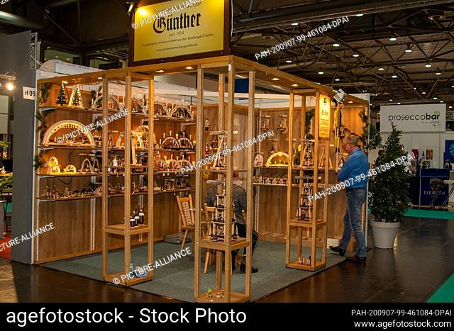 06 September 2020, Saxony, Leipzig: With the CADEAUX Leipzig - Trade Fair for Gift and Home Trends, the first fair took place for the first time after a corona...
