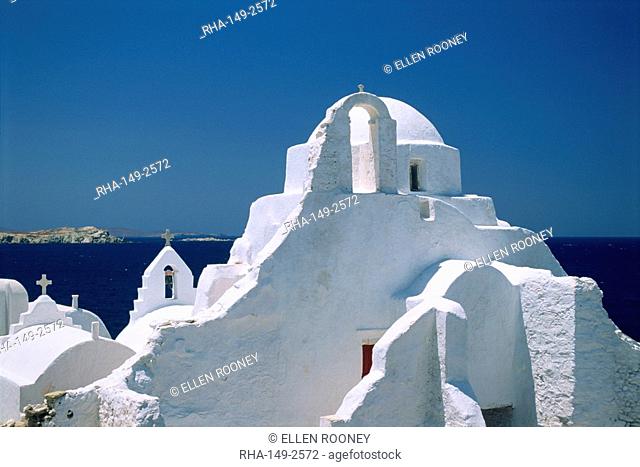 Whitewashed Paraportiani Church on Mykonos, Cyclades Islands, Greek Islands, Greece, Europe