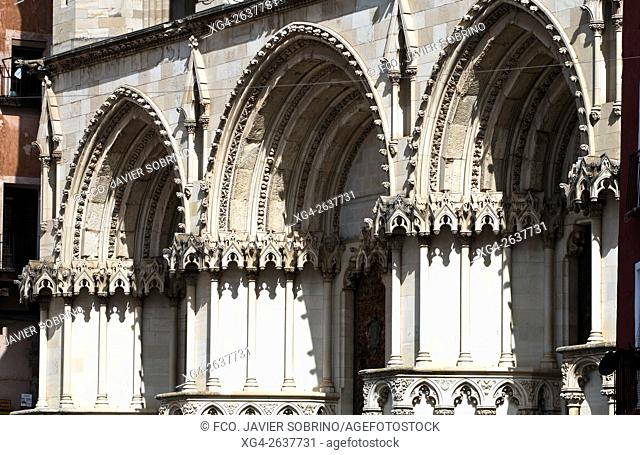 Fachada neogótica de la catedral de Santa María y San Julián - Cuenca â. “ Castilla La Mancha â. “ España - Europa