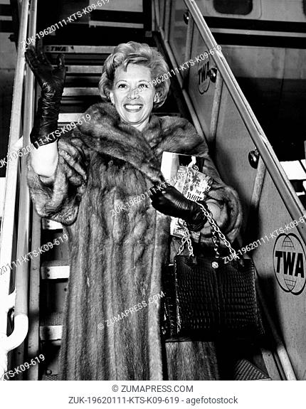 Jan. 11, 1962 - New York, NY, U.S. - Singer, actress, and talk show host DINAH SHORE (1916-1994) was famous during the 'Big Band' era then turned to acting