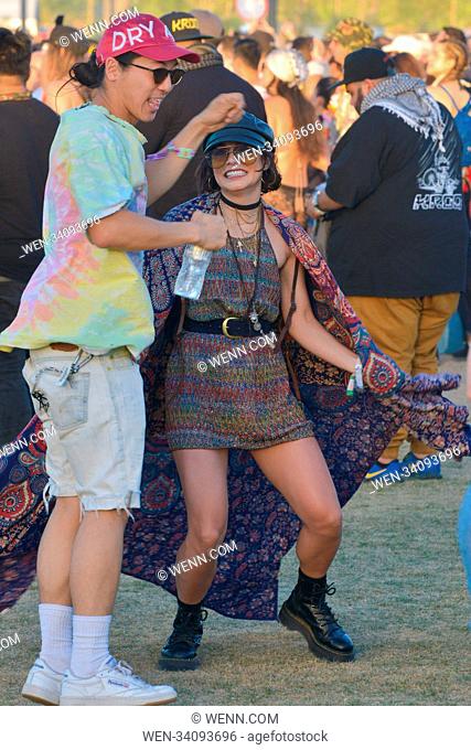 2018 Coachella Valley Music and Arts Festival - Week 2 - Day 2 Vanessa Hudgens Dancing With Her Sister And Friends At The 2018 Coachella Music Festival