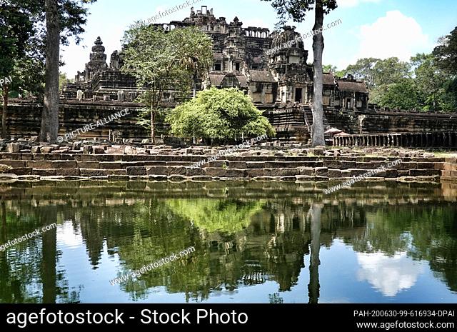 23 October 2019, Cambodia, Siem Reab: The Temple Mount Baphuon in the temple complex Angkor Thom ( Great City ). King Udayadityvarman II had the complex built...