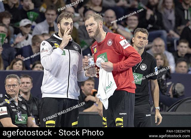 goalwart Andreas WOLFF (GER, l.) and goalwart Johannes BITTER (GER) advise each other and give tips during the game; right looks coach, coach