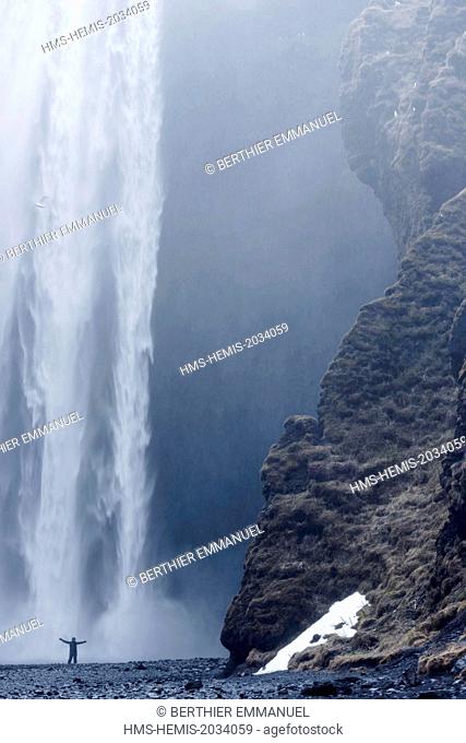 Iceland, Sudurland region, waterfalls Skogafoss