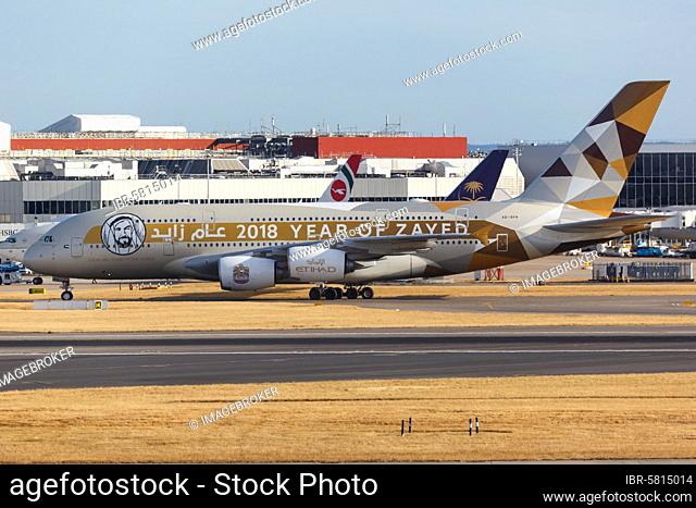 London, August 1, 2018: An Etihad Airbus A380-800 with registration mark A6-APH and special painting 2018 Year of Zayed at Heathrow Airport (LHR) in the United...