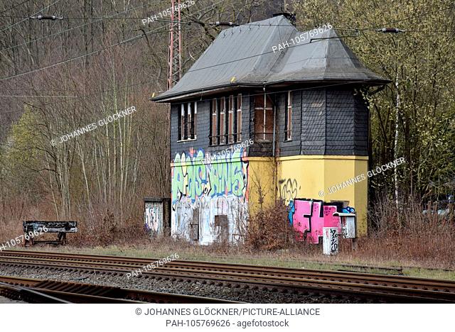 Graffiti on 02.04.2018 on interlocking house in Schwerte - Germany. | usage worldwide. - Schwerte/Nordrhein-Westfalen/Germany