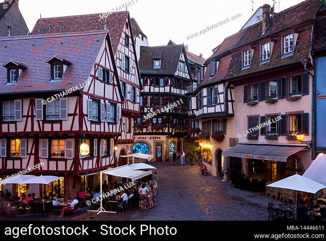 France, Alsace, Colmar, old town, half-timbered houses, Rue des Marchands, sidewalk cafes