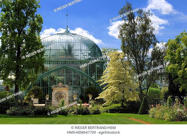 France, Paris, Jardin des Serres d'Auteuil, botanical garden set within a major greenhouse complex, the main greenhouse and Bacchanale Fountain of Jules Dalou...