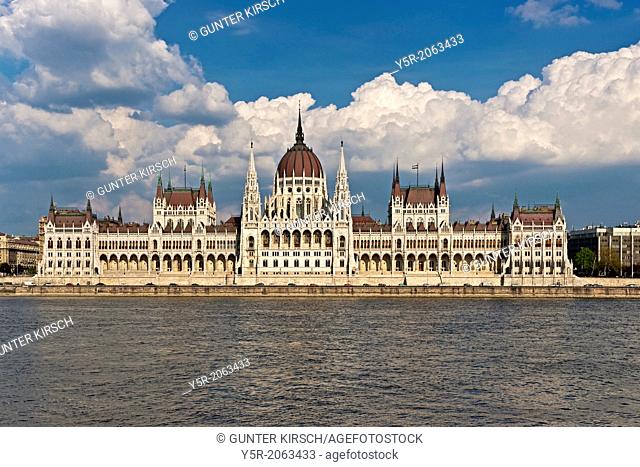 View over the Danube river to the world largest parliament, 268m long, 118m wide and with 691 rooms, the dome is 96 meters high