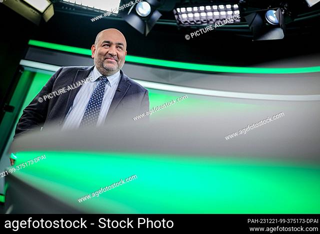 21 December 2023, Berlin: Omid Nouripour, Federal Chairman of Bündnis 90/Die Grünen, speaks in a TV studio during an interview with journalists from the German...
