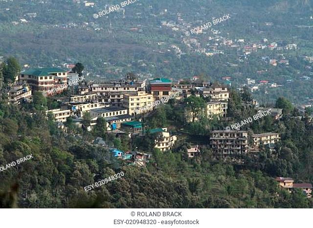 Die Stadt Dharamsala in Indien