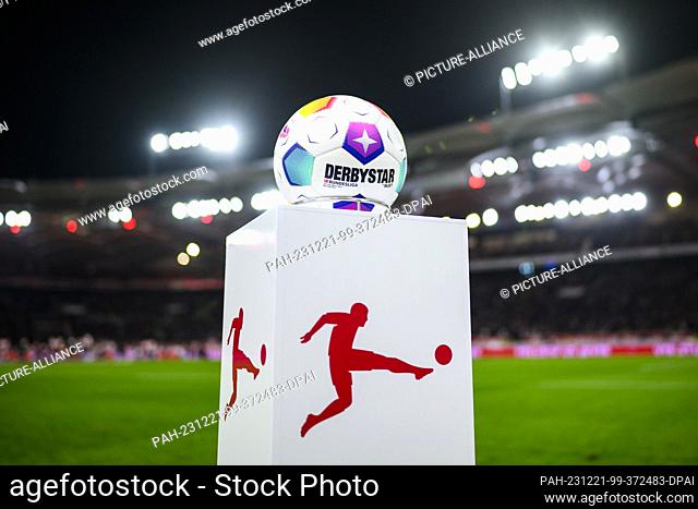 20 December 2023, Baden-Württemberg, Stuttgart: Soccer: Bundesliga, VfB Stuttgart - FC Augsburg, Matchday 16, MHPArena. The Bundesliga match ball for the...