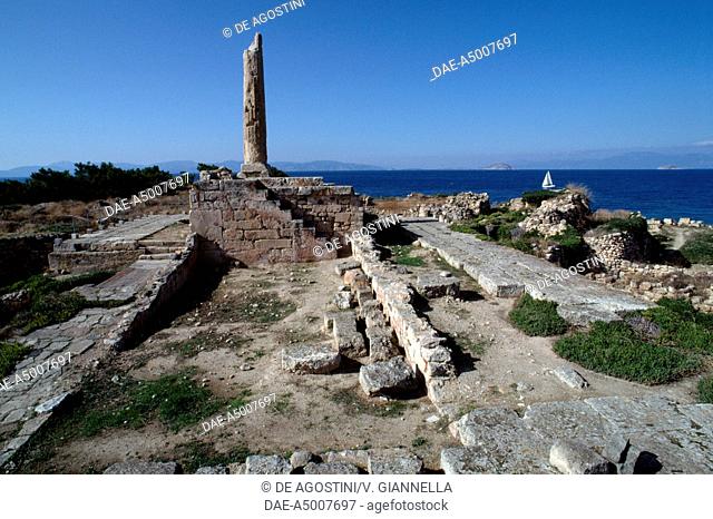 The surviving column of the Temple of Apollo, 520-510 BC, Cape Colonna, Aegina island, Greece. Greek civilisation, 6th century BC