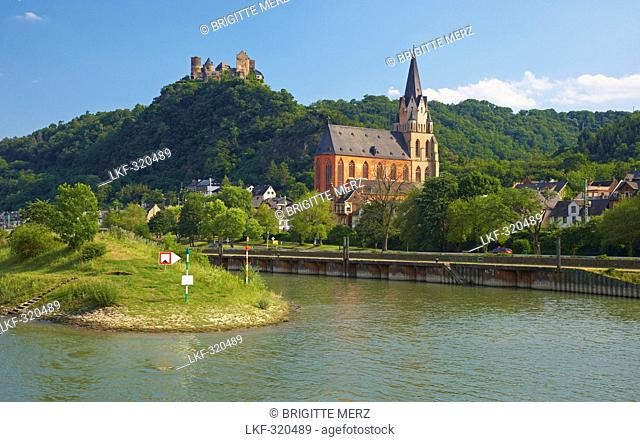 Schoenburg castle, Oberwesel, Shipping on the river Rhine, Koeln-Duesseldorfer, Mittelrhein, Rhineland-Palatinate, Germany, Europe