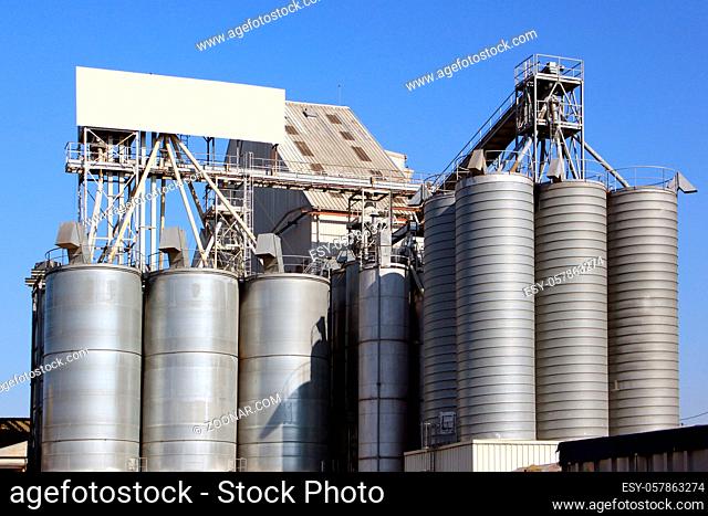 factory for the processing of cereals for food for cattle