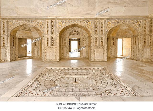 Coloured stone and glass inlays in the marble pavilion of Khas Mahal, Red Fort