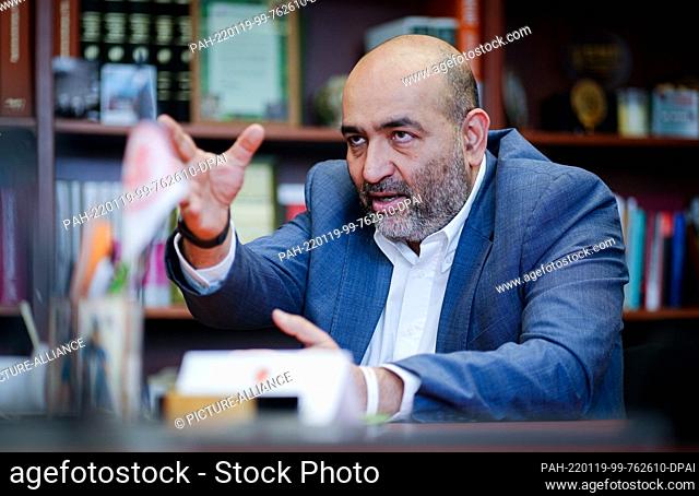 18 January 2022, Berlin: Omid Nouripour, member of the Bundestag for Bündnis 90/Die Grünen and candidate for the presidency of his party