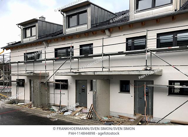 Facade, newly built apartments in Vaterstetten near Muenchen near completion, housing, shell, building, real estate, Eigenheimt, freehold flat