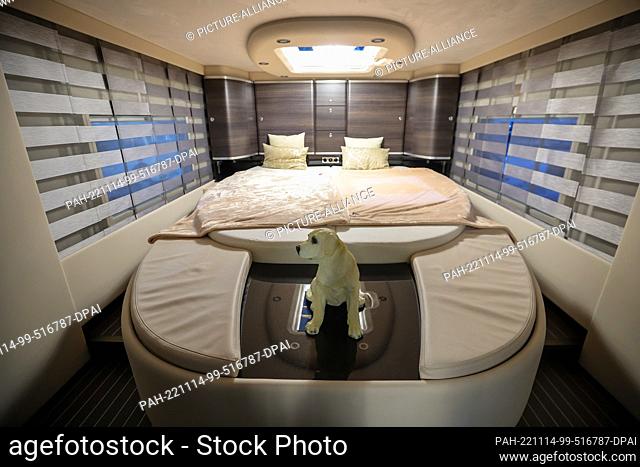 14 November 2022, Saxony, Leipzig: View into the bedroom of a Concorde Liner 1090 GL motorhome for a good 480, 000 euros