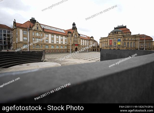 11 January 2023, Saxony, Chemnitz: View of the museum on Theaterplatz and the opera house in Chemnitz. Opened in 1909, the former King Albert Museum now houses...