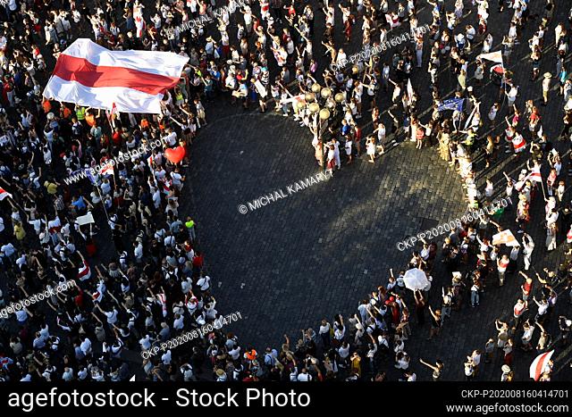 Some 1, 000 people, according to CTK estimates, took part in rally staged in Old Town Square, Charles Bridge in Prague centre, Czech Republic, August 16