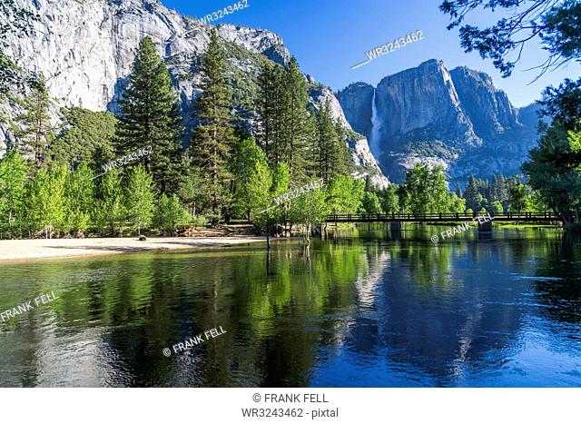 View of Cooks Meadow and Upper Yosemite Falls, Yosemite National Park, UNESCO World Heritage Site, California, United States of America, North America